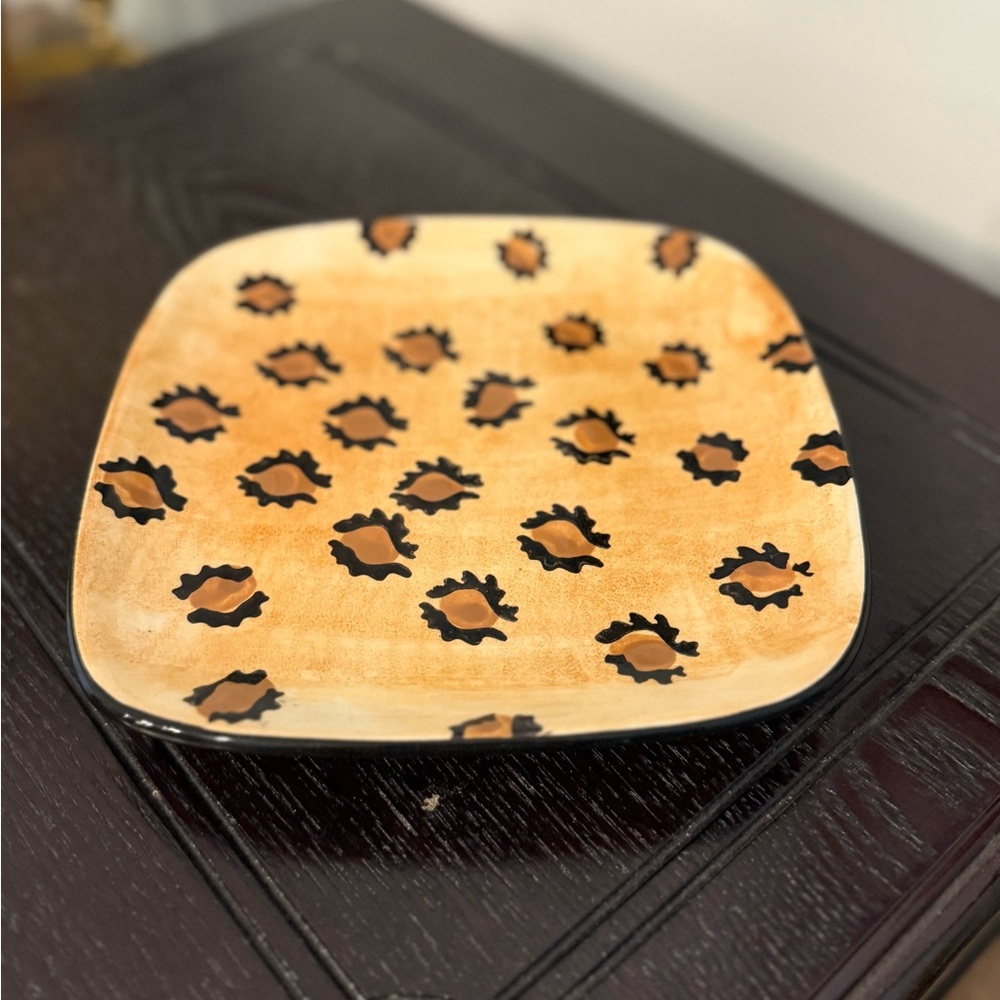 Square Ceramic Plate with Leaf Pattern